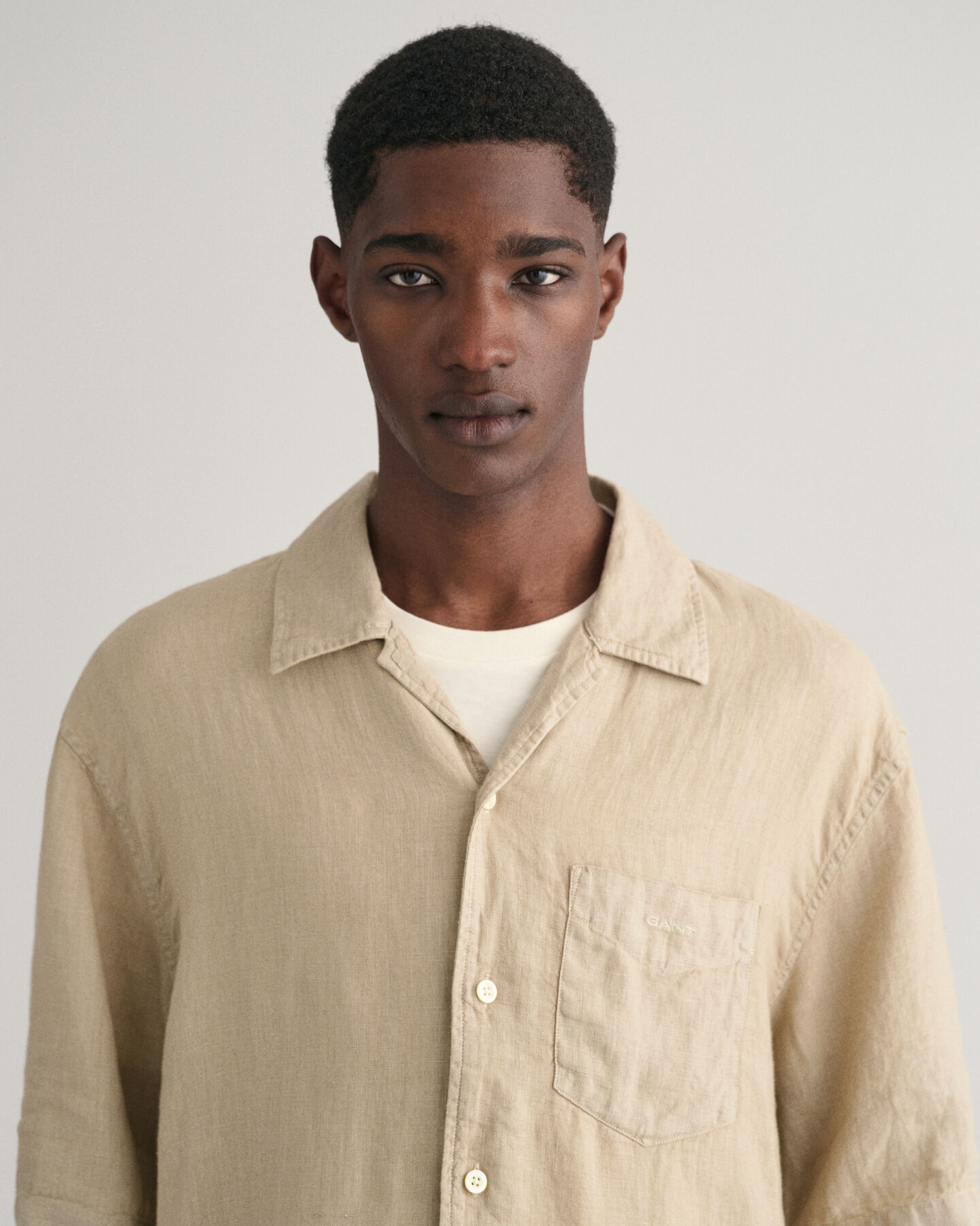 Camisa Relaxed Fit de manga corta y lino te&ntilde;ido en prenda