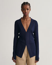 Blusa de manga larga, cuello de pico y canal&eacute;