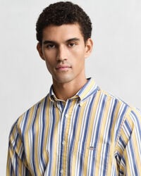 Camisa Regular Fit de popelina a rayas
