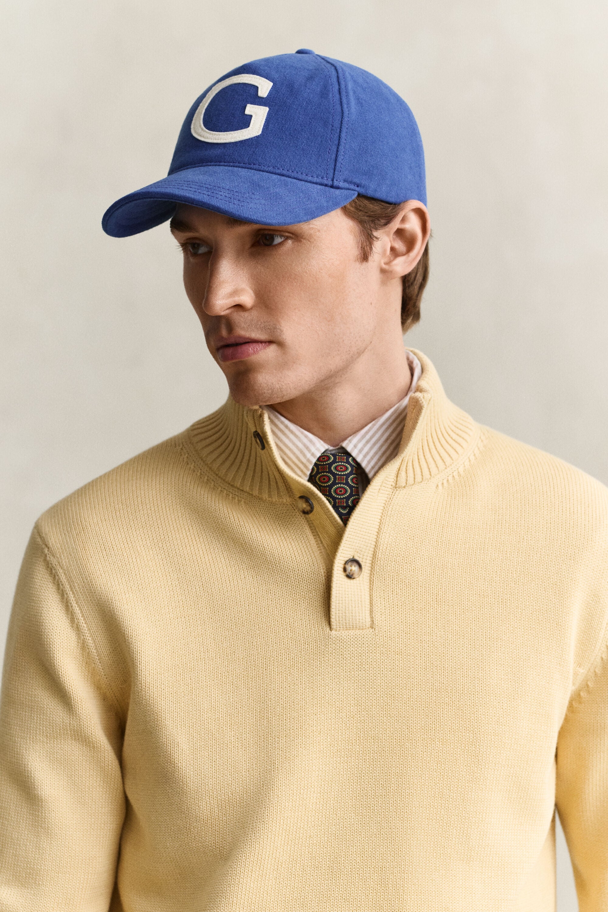 Gorra de molesquín con insignia G