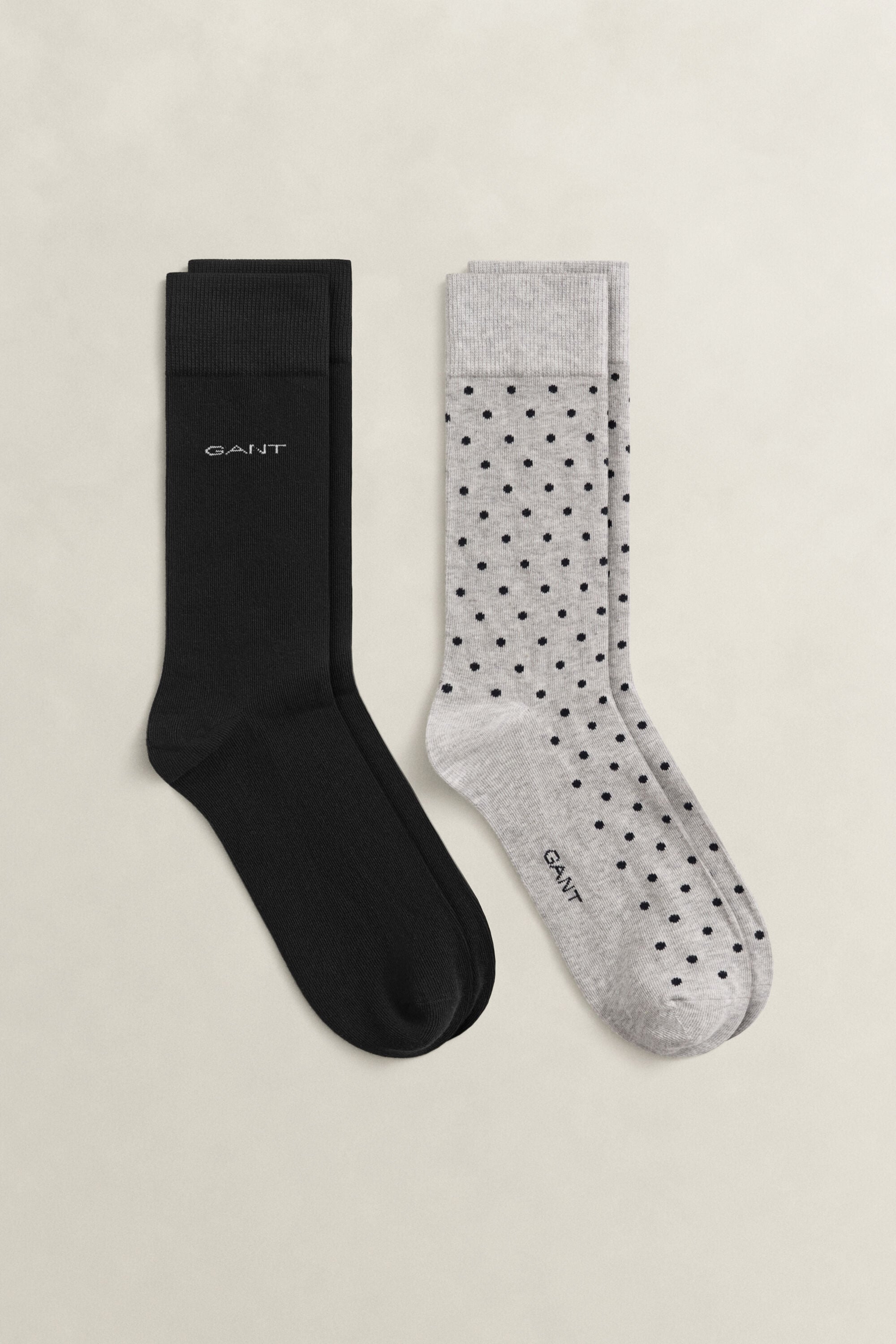 Paquete de dos pares de calcetines lisos y de lunares