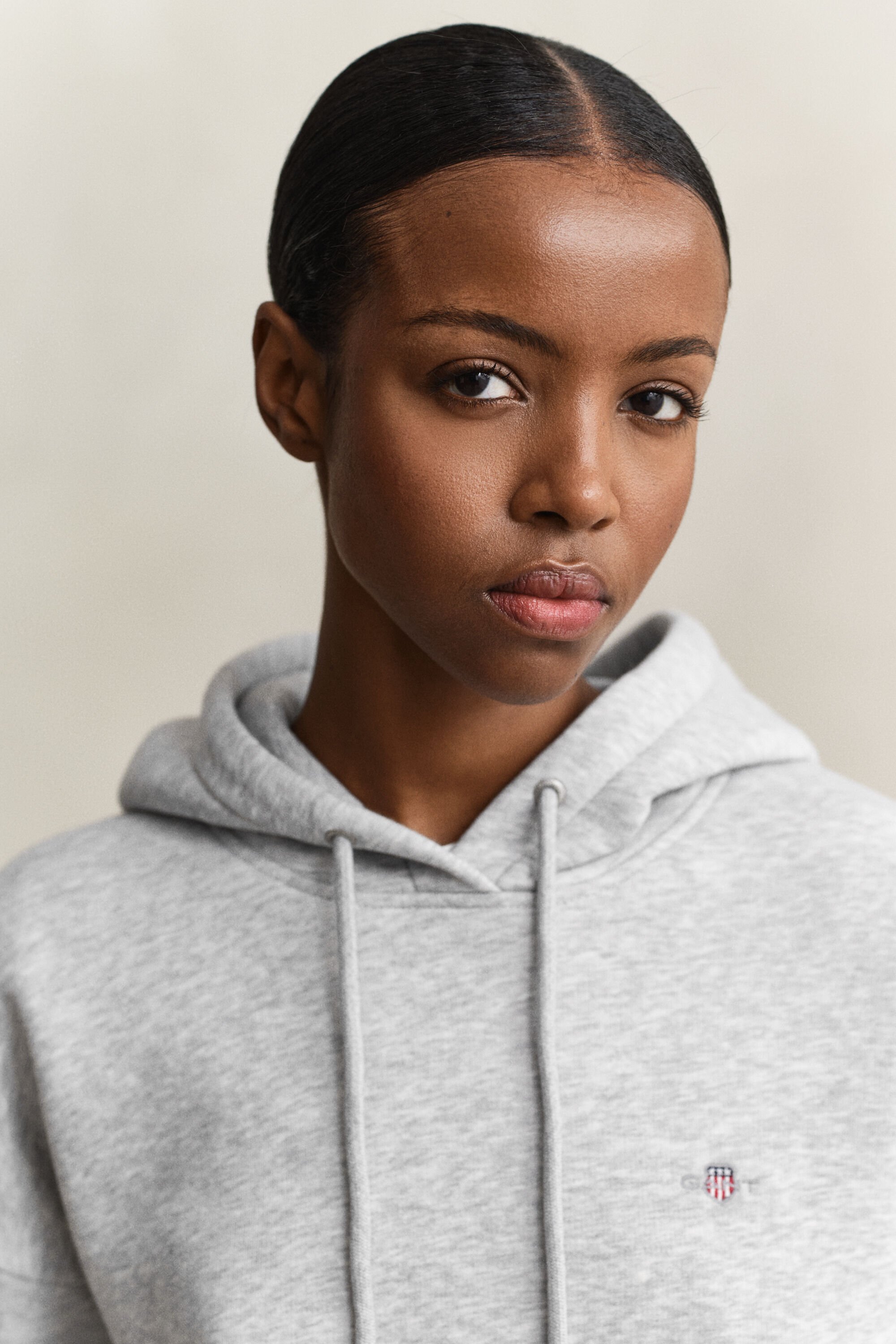 Sudadera con capucha Shield