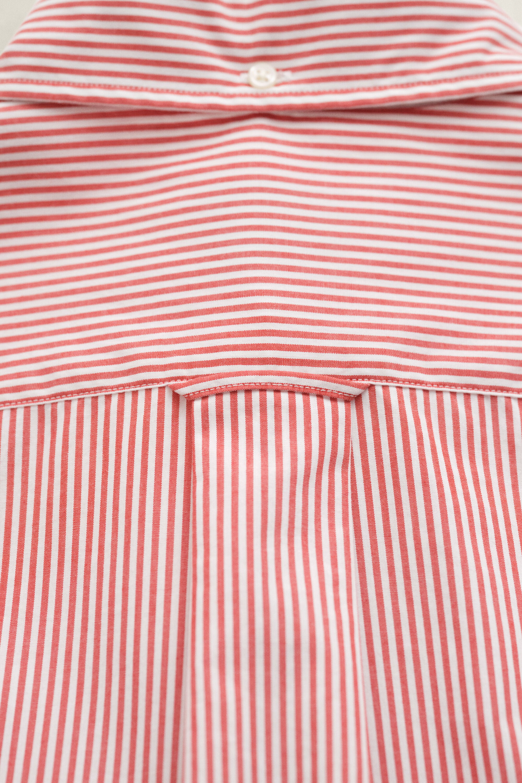 Camisa clásica de popelina de rayas finas