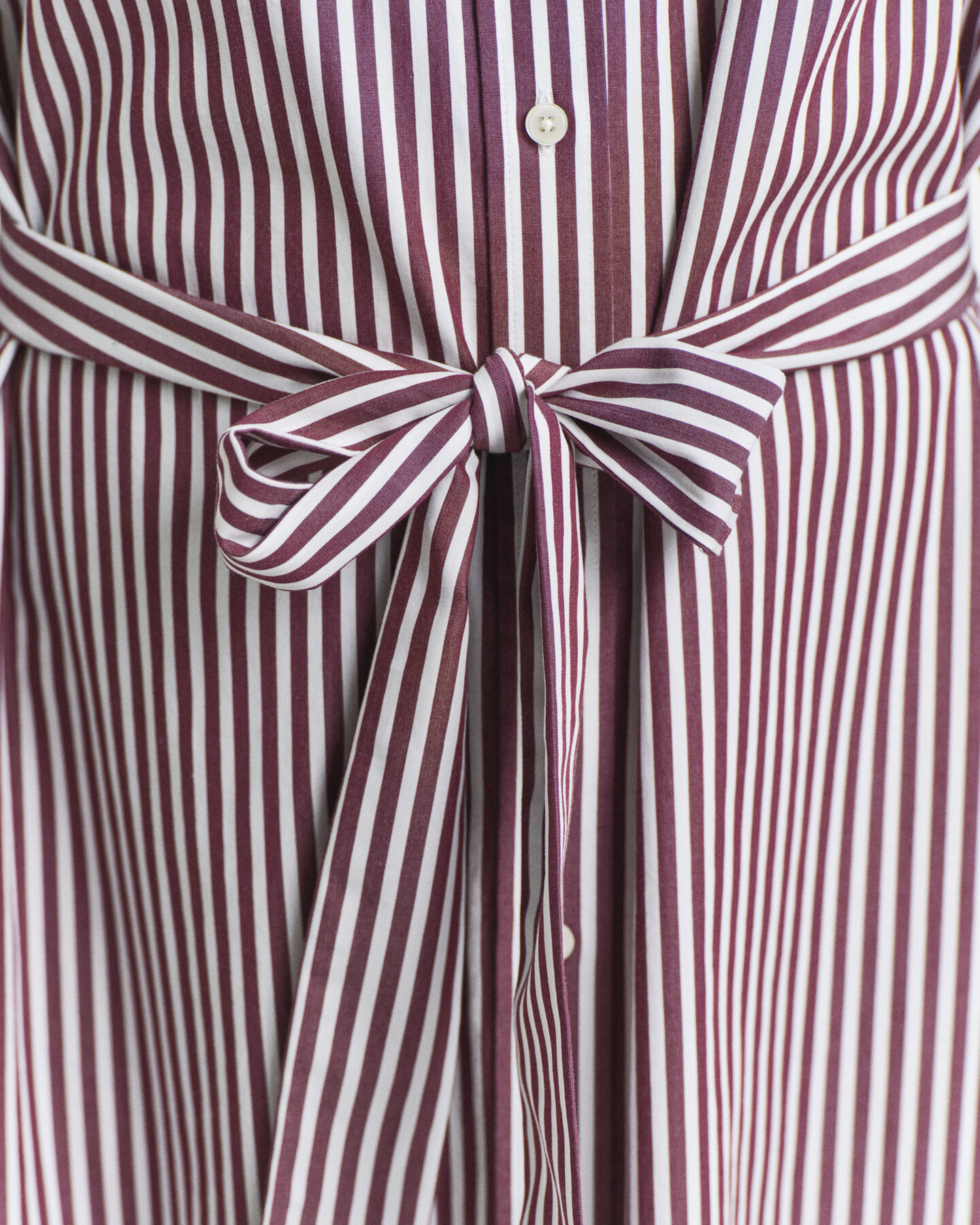 Vestido camisero clásico de popelina con cinturón