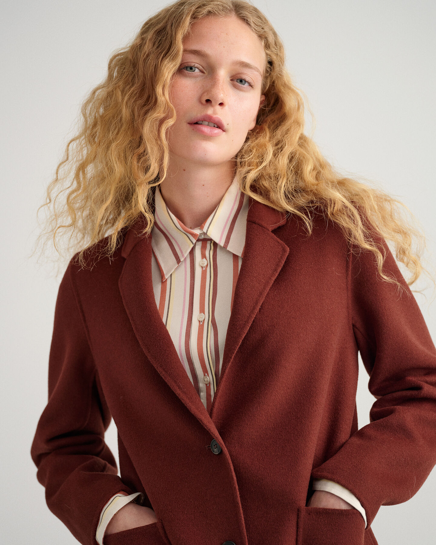 Americana recta cosida a mano