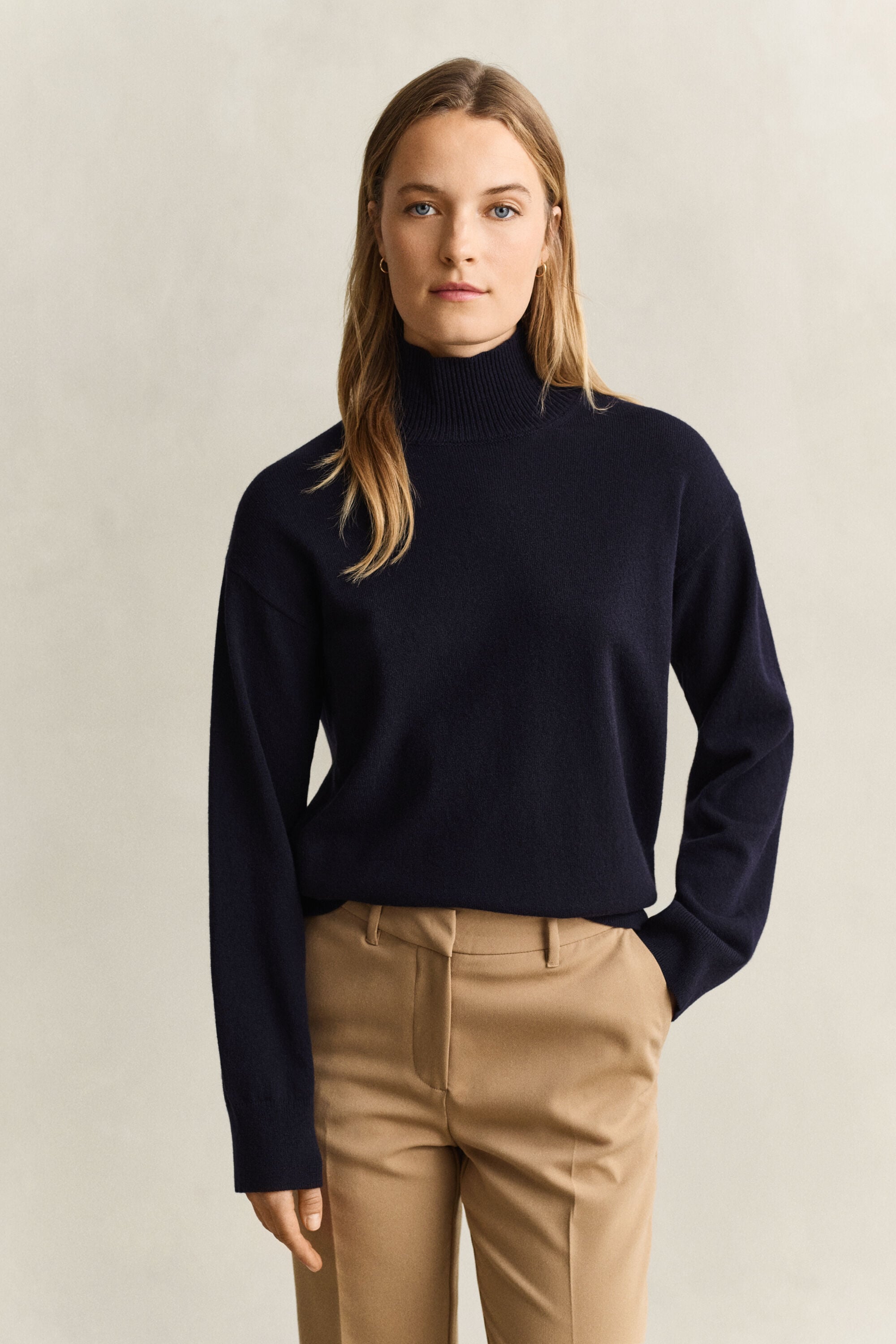 Jersey de lana de oveja superfina con cuello cerrado