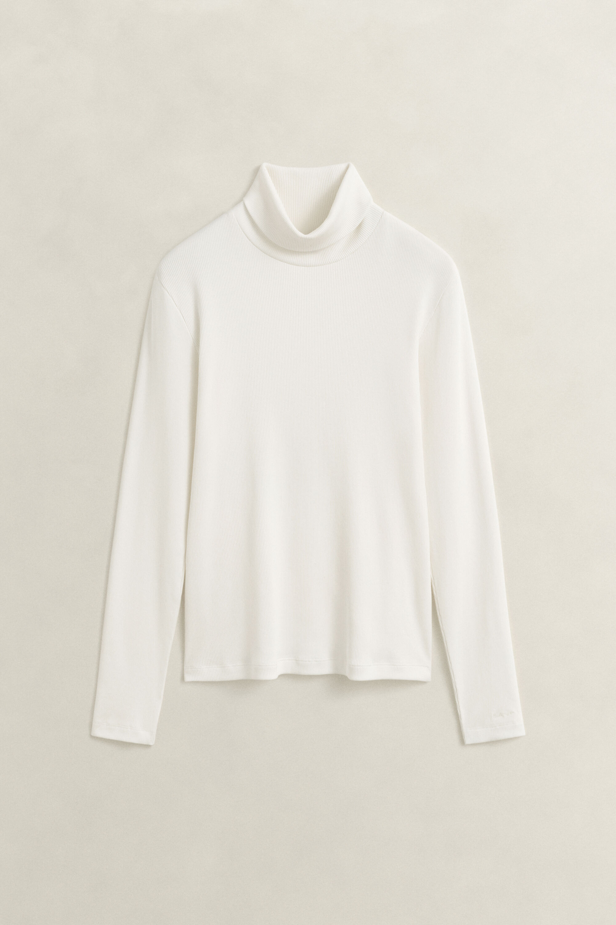Camiseta acanalada con cuello de cisne