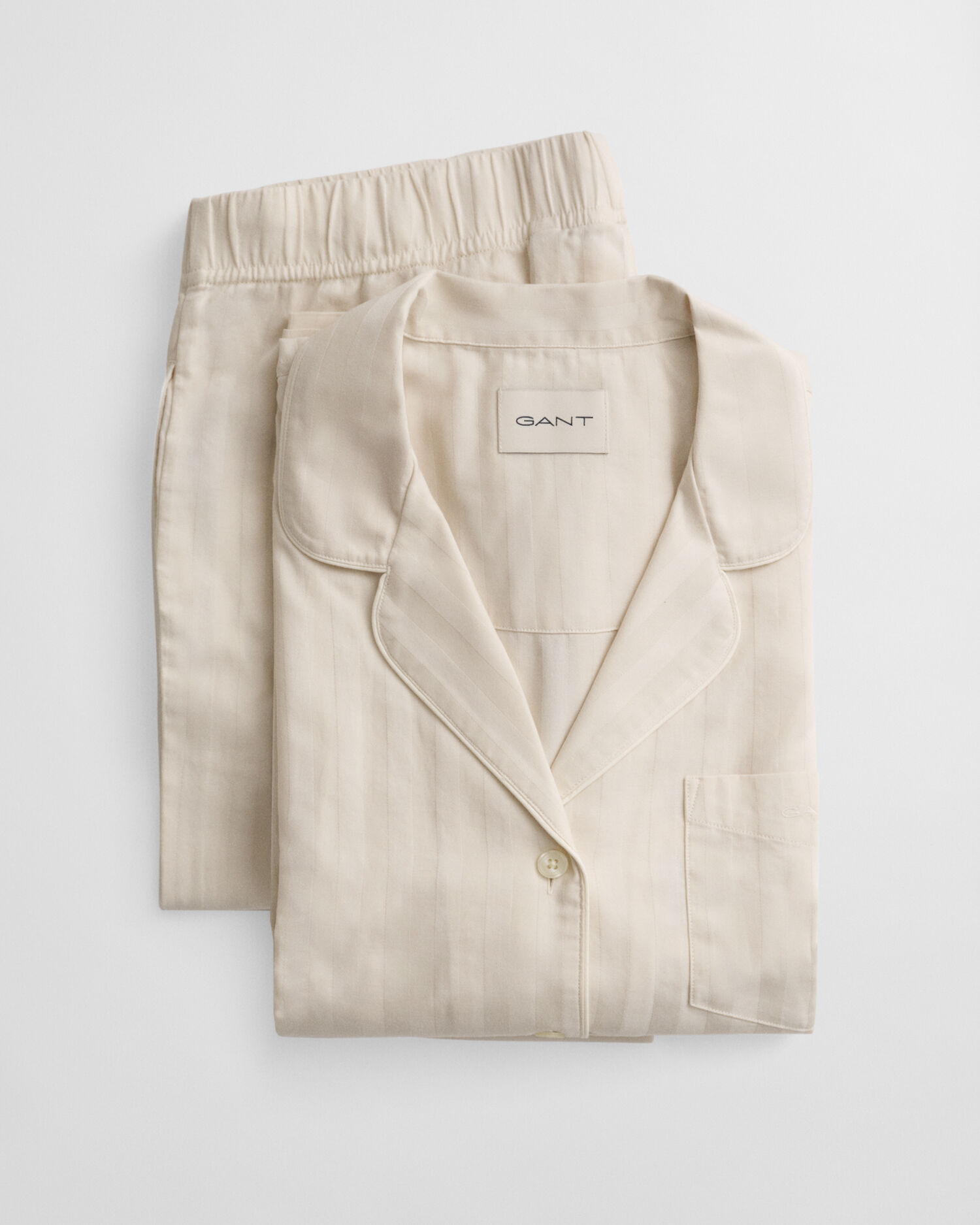 Caja de regalo con pijama de rayas de satén