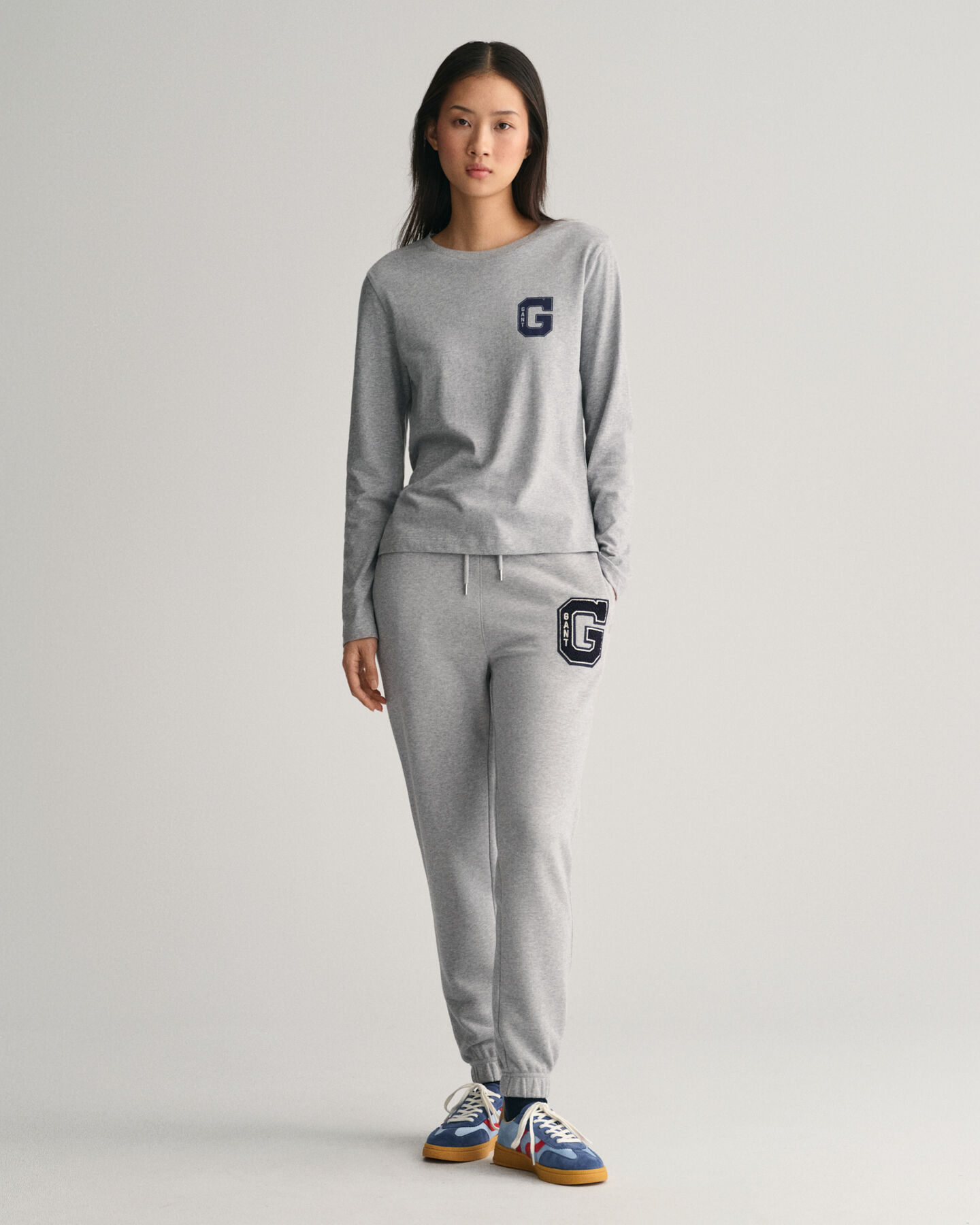 Camiseta de cuello redondo y manga larga G