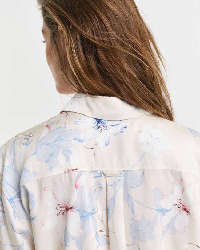 Camisa Regular Fit de manga corta con estampado de flores