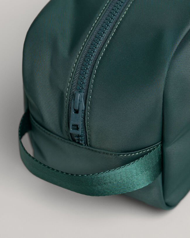 Neceser Banner Shield