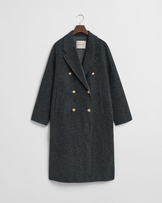 Abrigo de cuadros cosido a mano