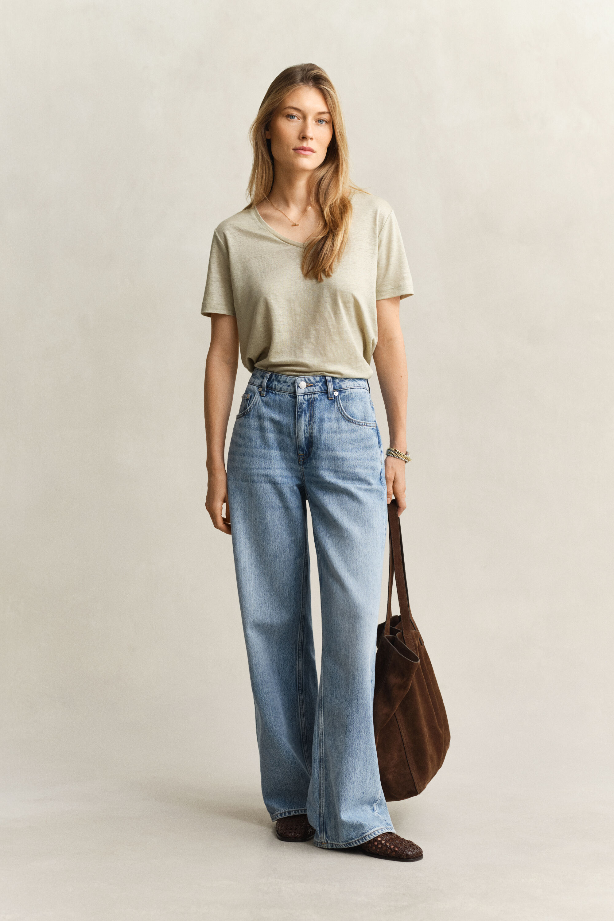 Camiseta de cuello de pico de lino