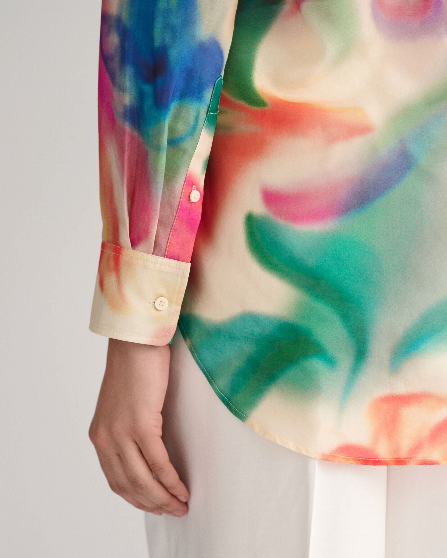 Camisa Relaxed Fit de seda y algod&oacute;n con estampado de flores