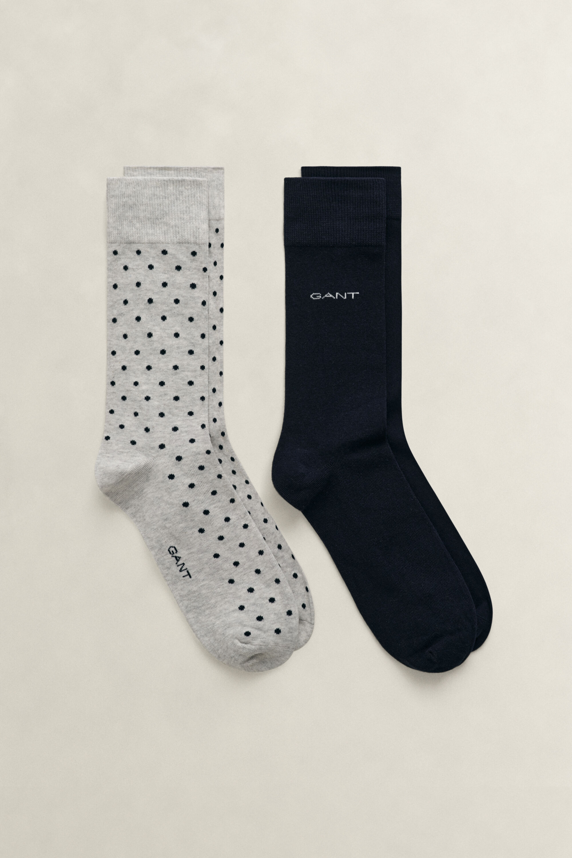 Paquete de dos pares de calcetines lisos y de lunares