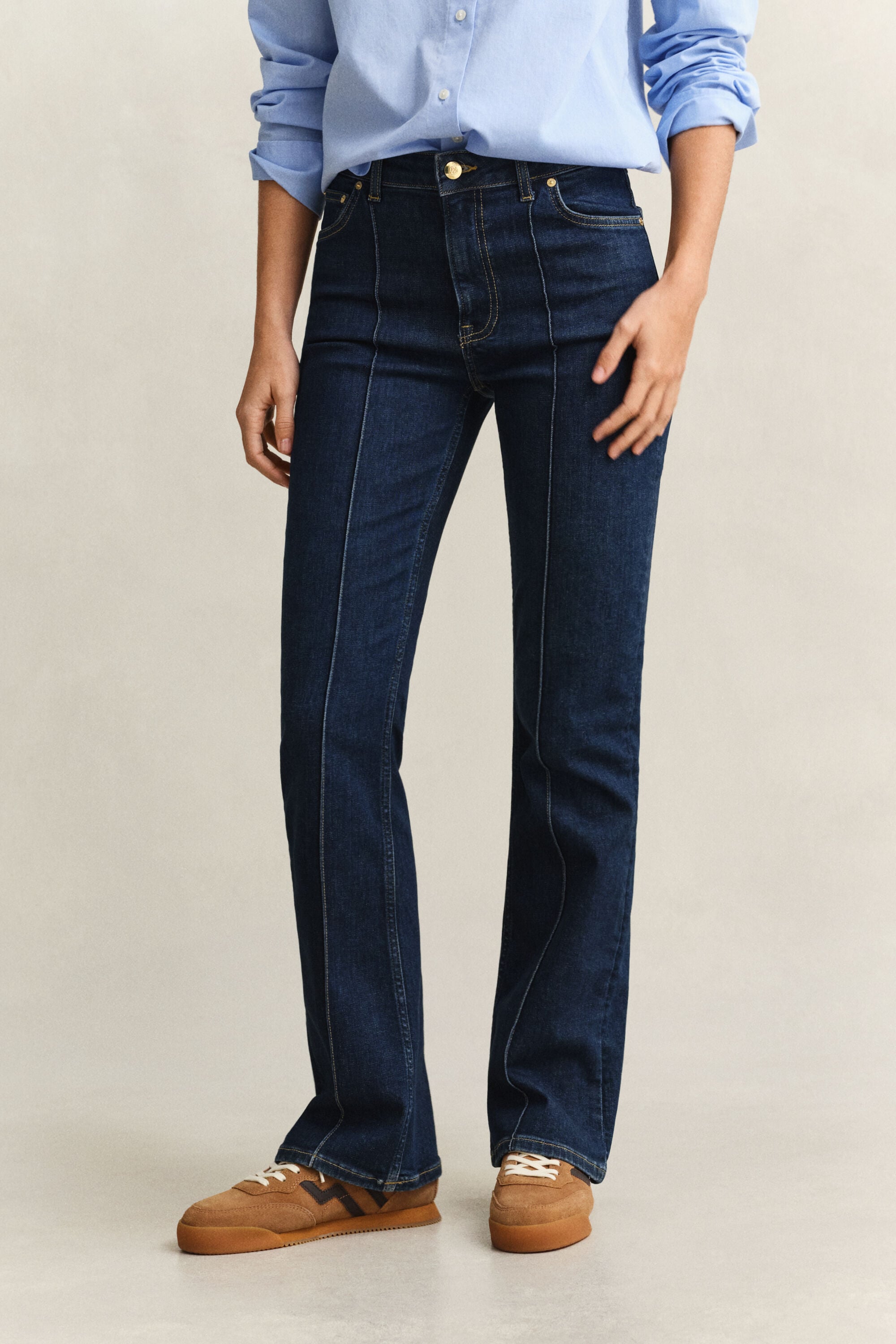 Vaqueros Slim Fit acampanados con pinzas