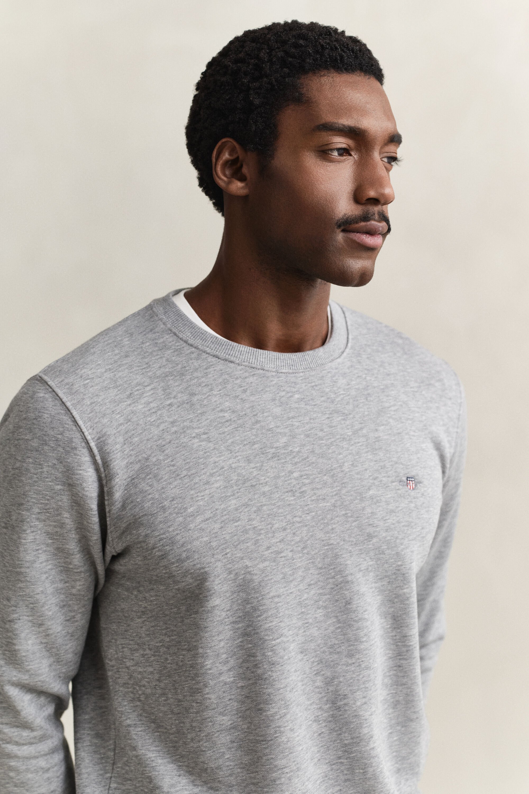 Sudadera Shield de cuello redondo