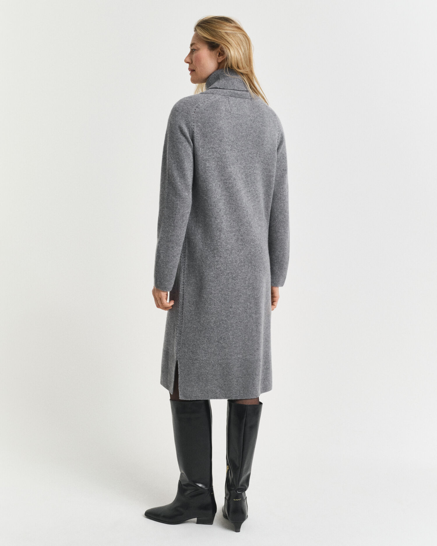 Vestido de cuello de cisne con detalle de punto