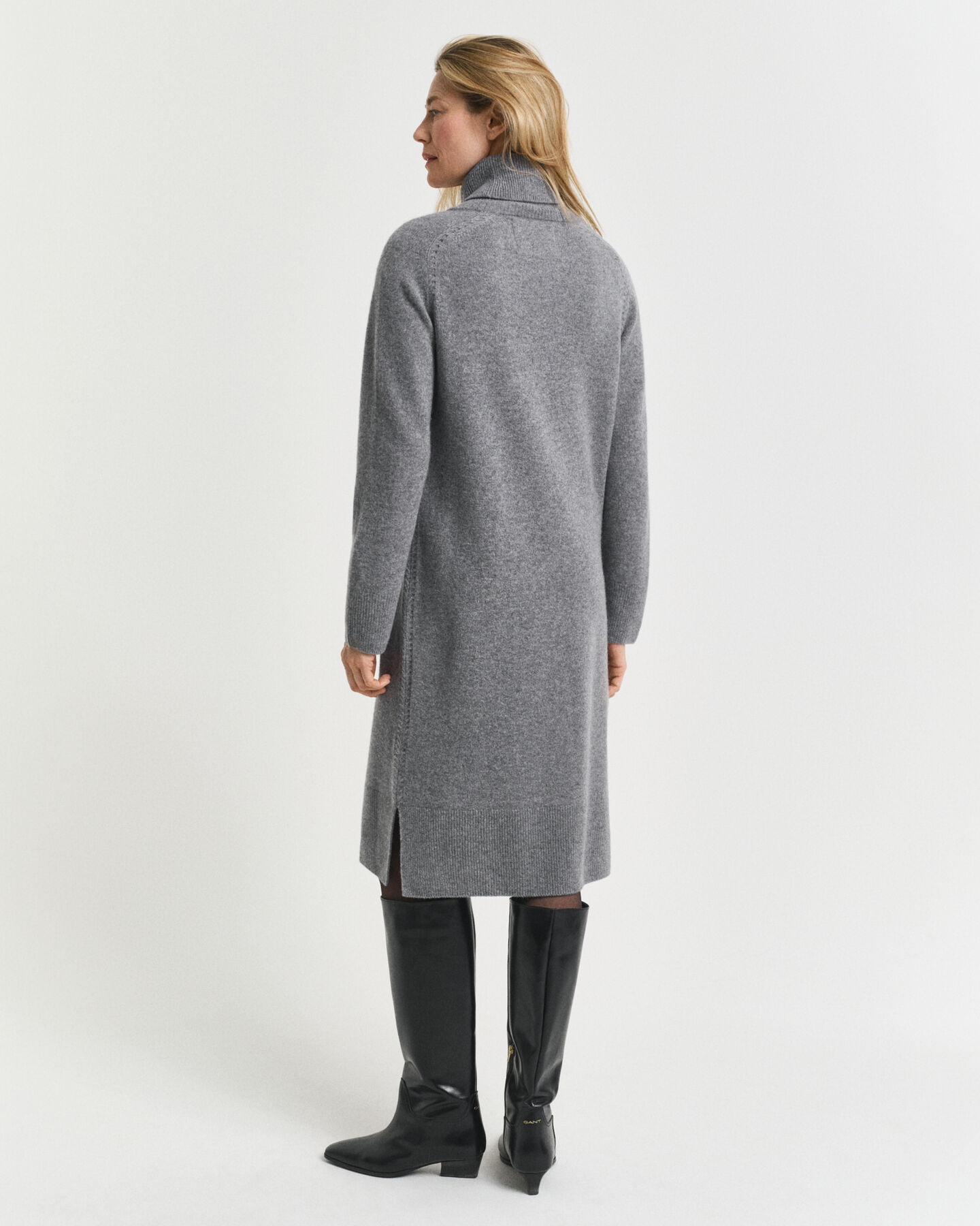 Vestido de cuello de cisne con detalle de punto