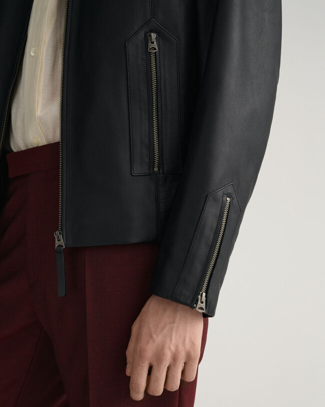 Cazadora corta de piel