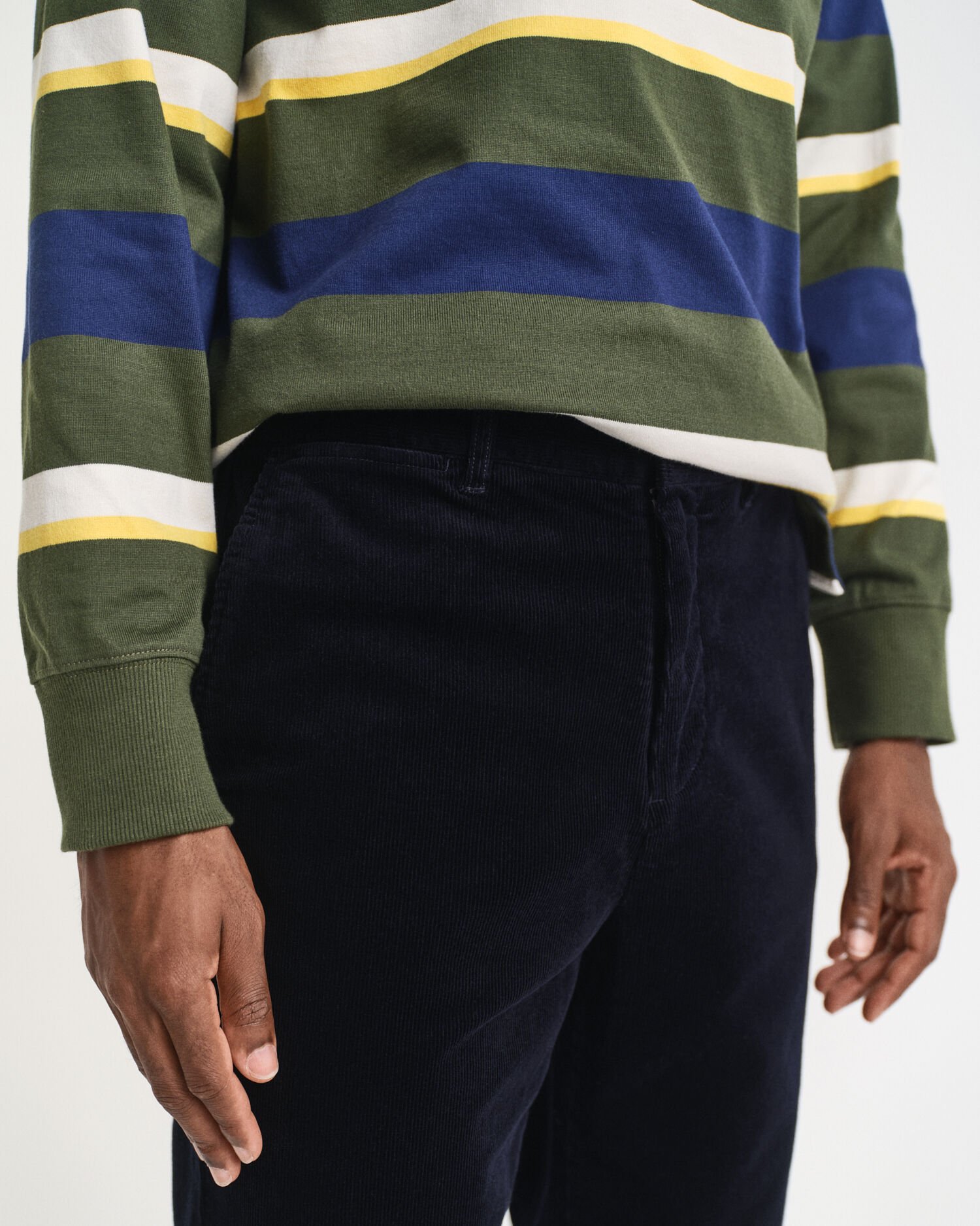 Pantalones chinos Regular Fit de pana