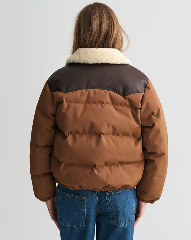 Chaqueta acolchada con cuello de pelo sintético