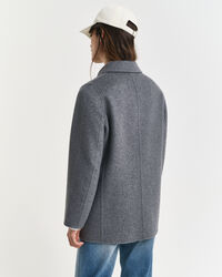 Chaquetón con detalle cosido a mano