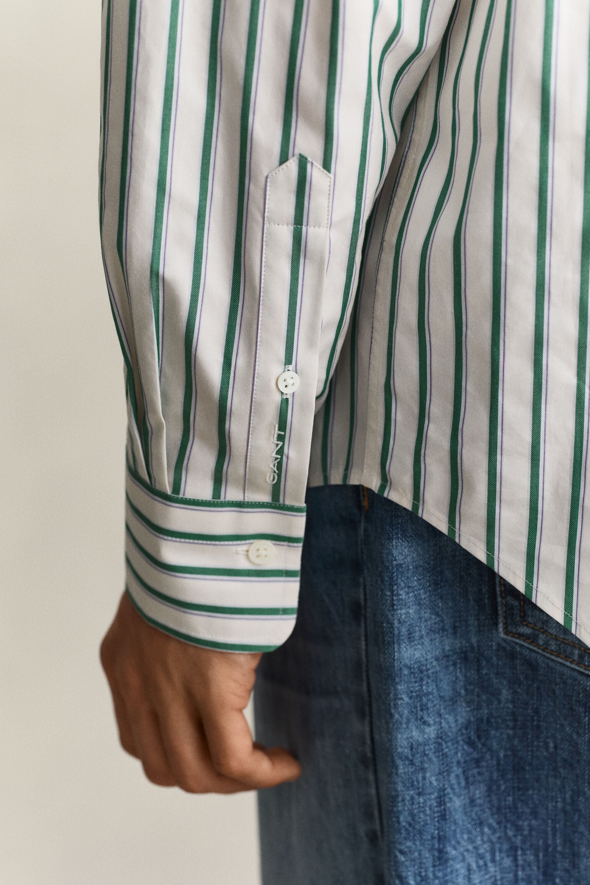 Camisa de rayas con textura labrada