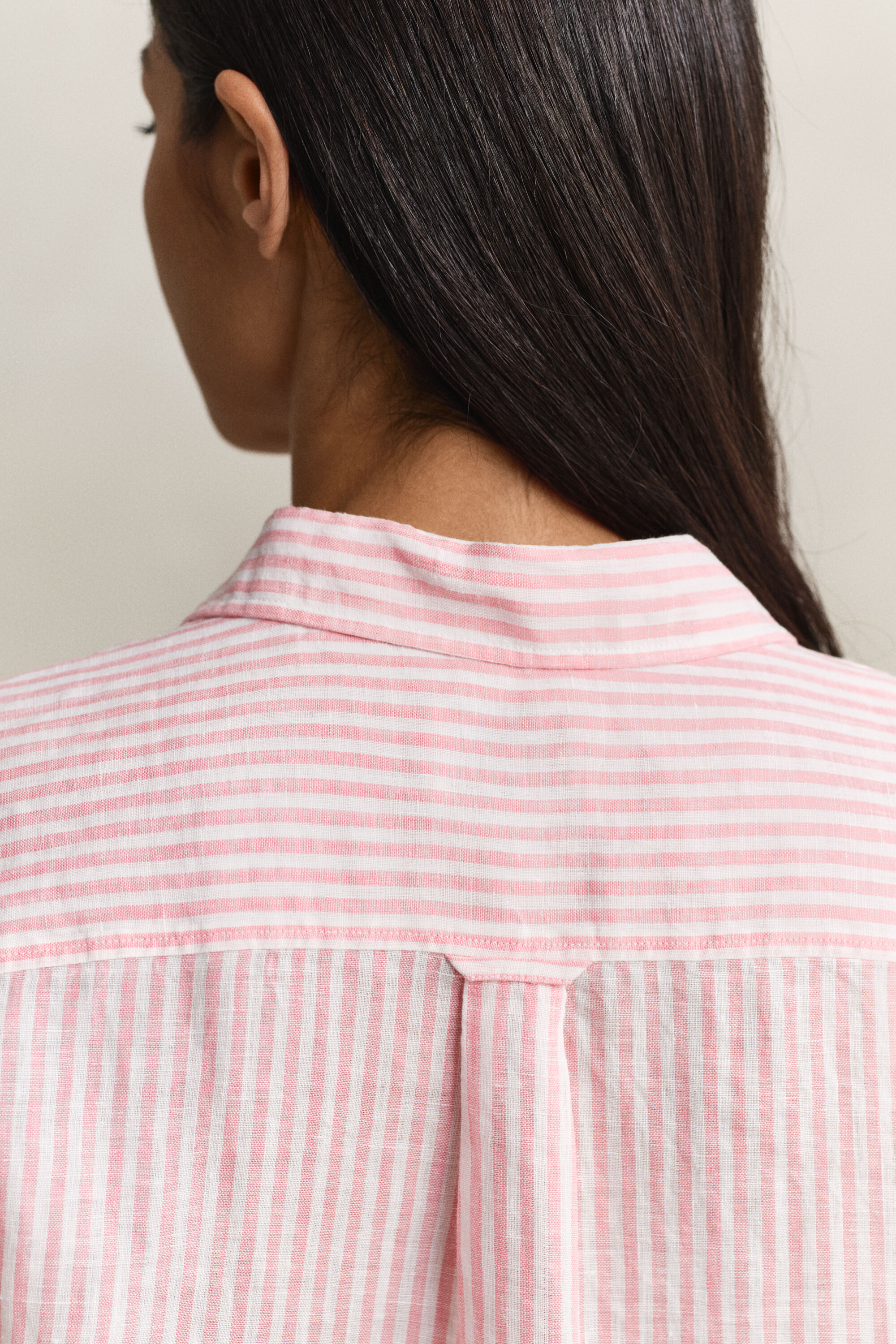 Camisa Regular Fit de lino a rayas