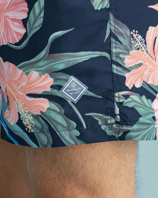 Ba&ntilde;ador Classic Fit con estampado tropical