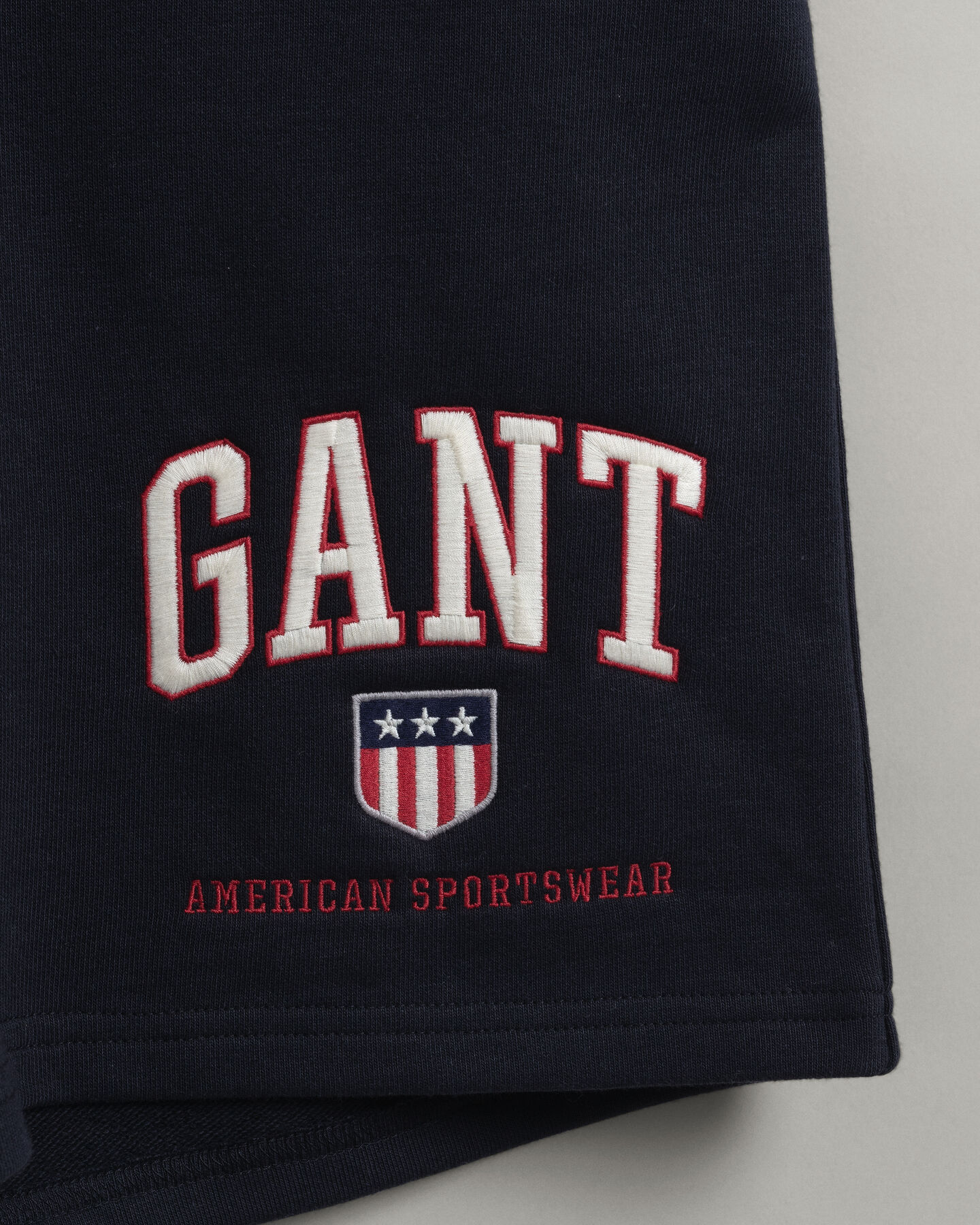 Pantalones cortos de deporte Retro Shield