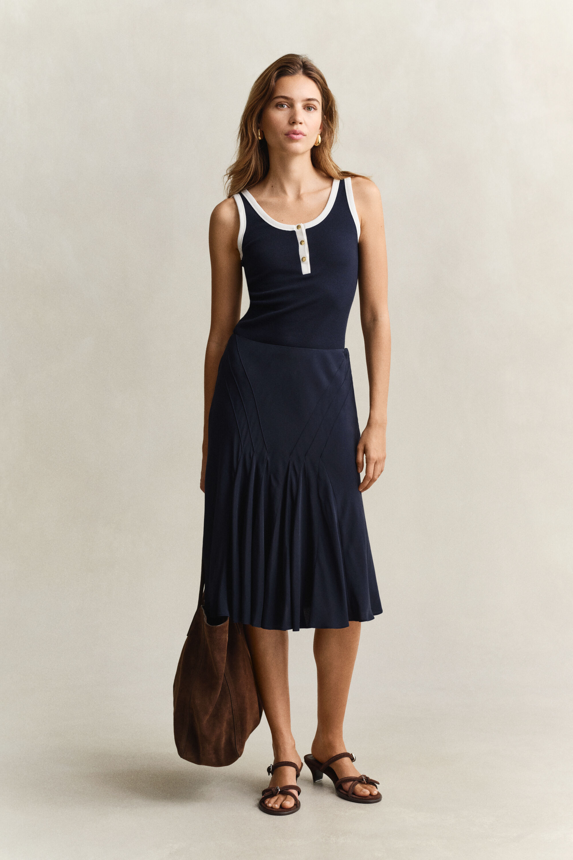 Falda al bies con vuelo