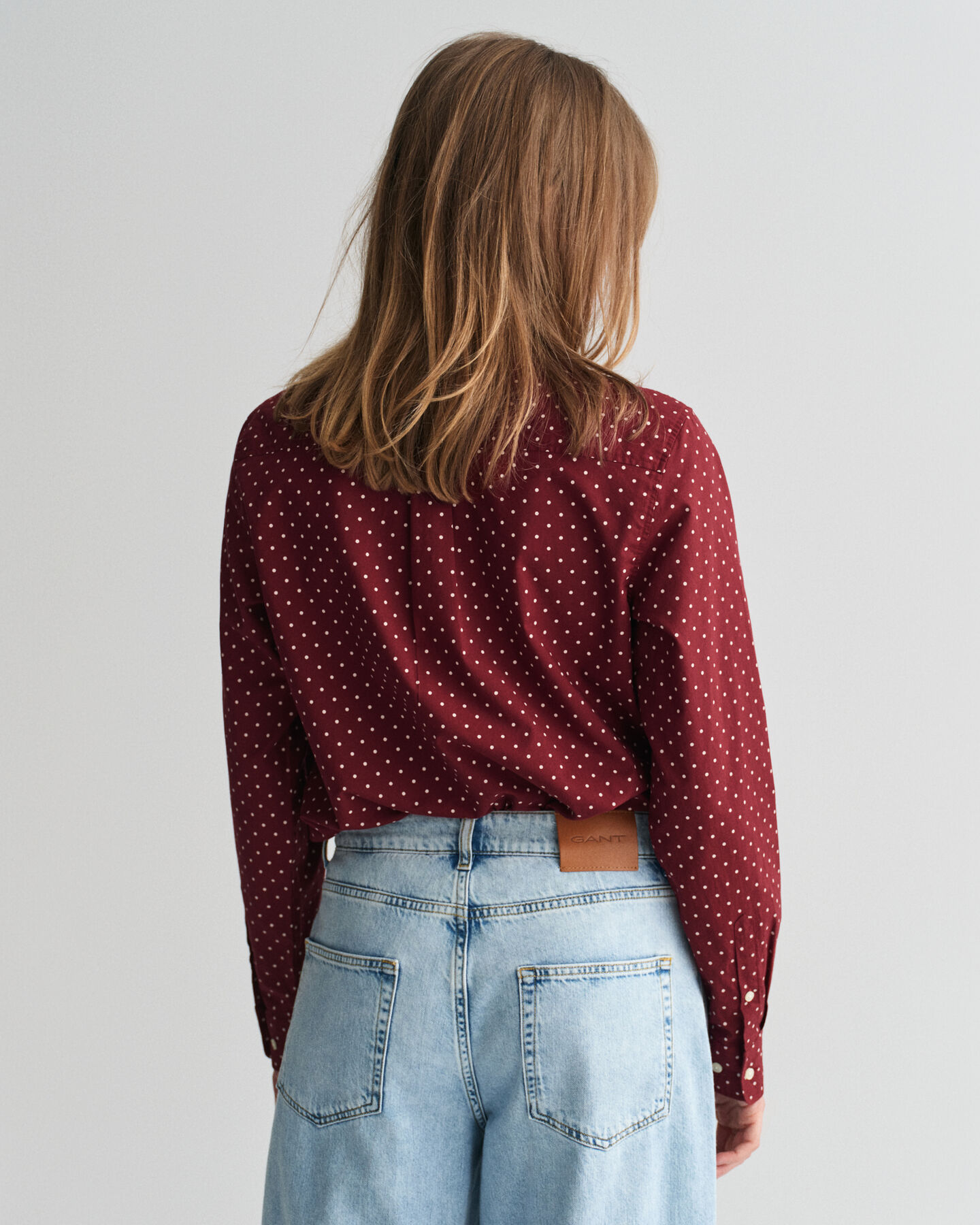 Camisa Regular Fit en gasa de algod&oacute;n con estampado de lunares