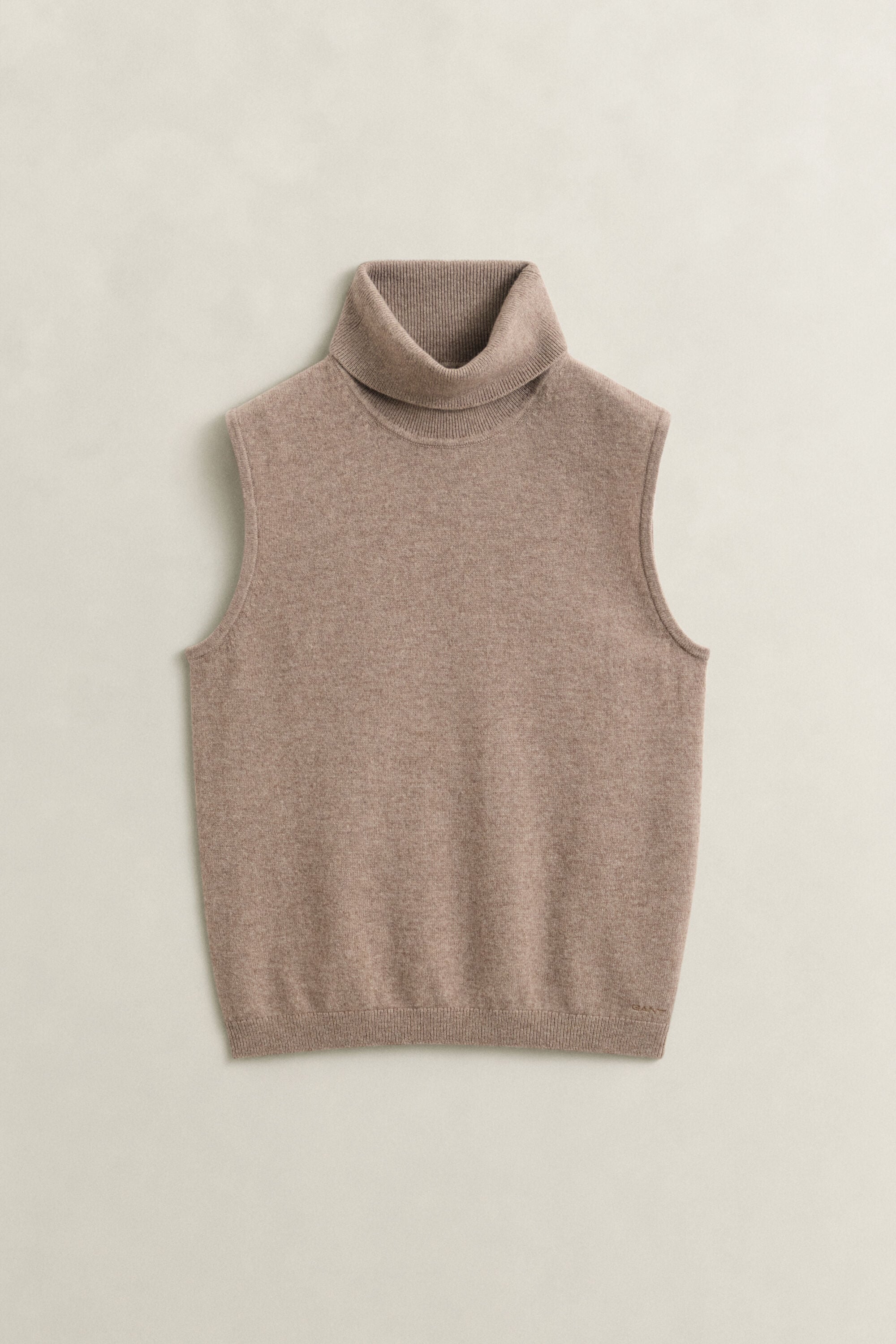 Jersey sin mangas con cuello de cisne