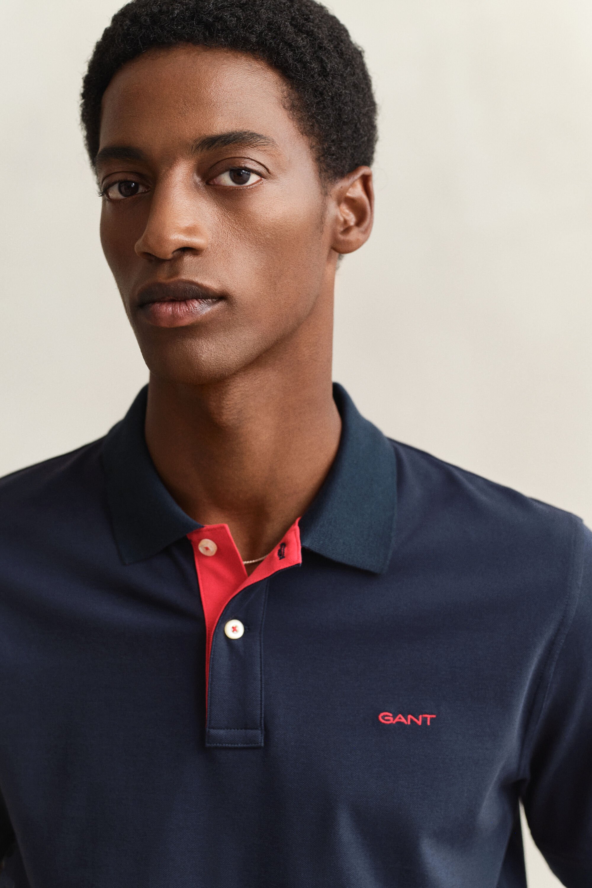 Polo de piqué en contraste