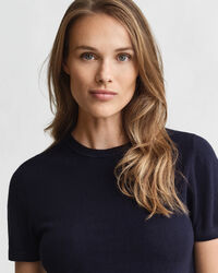 Jersey de punto ligero de manga corta y cuello redondo