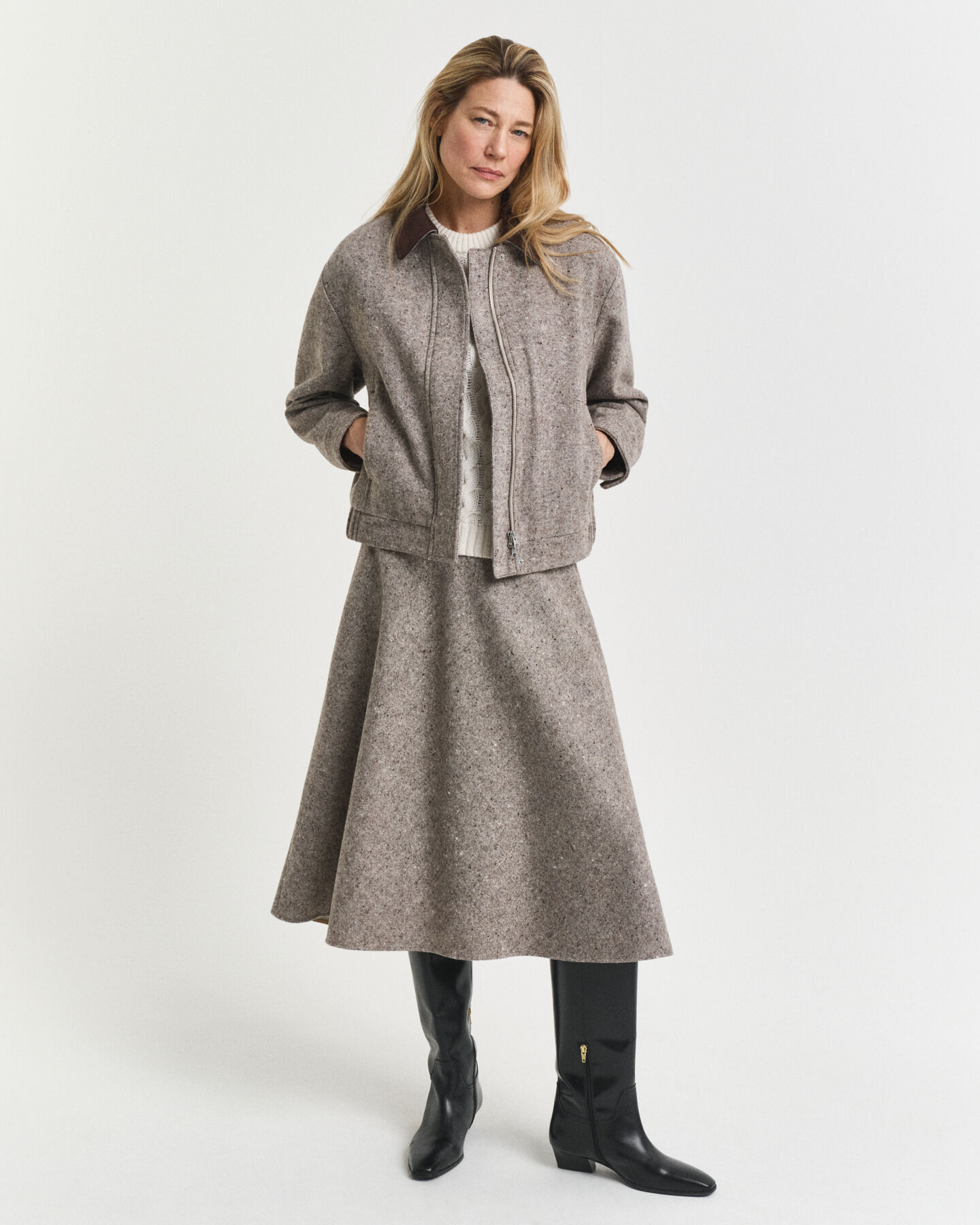 Falda midi de lana con vuelo