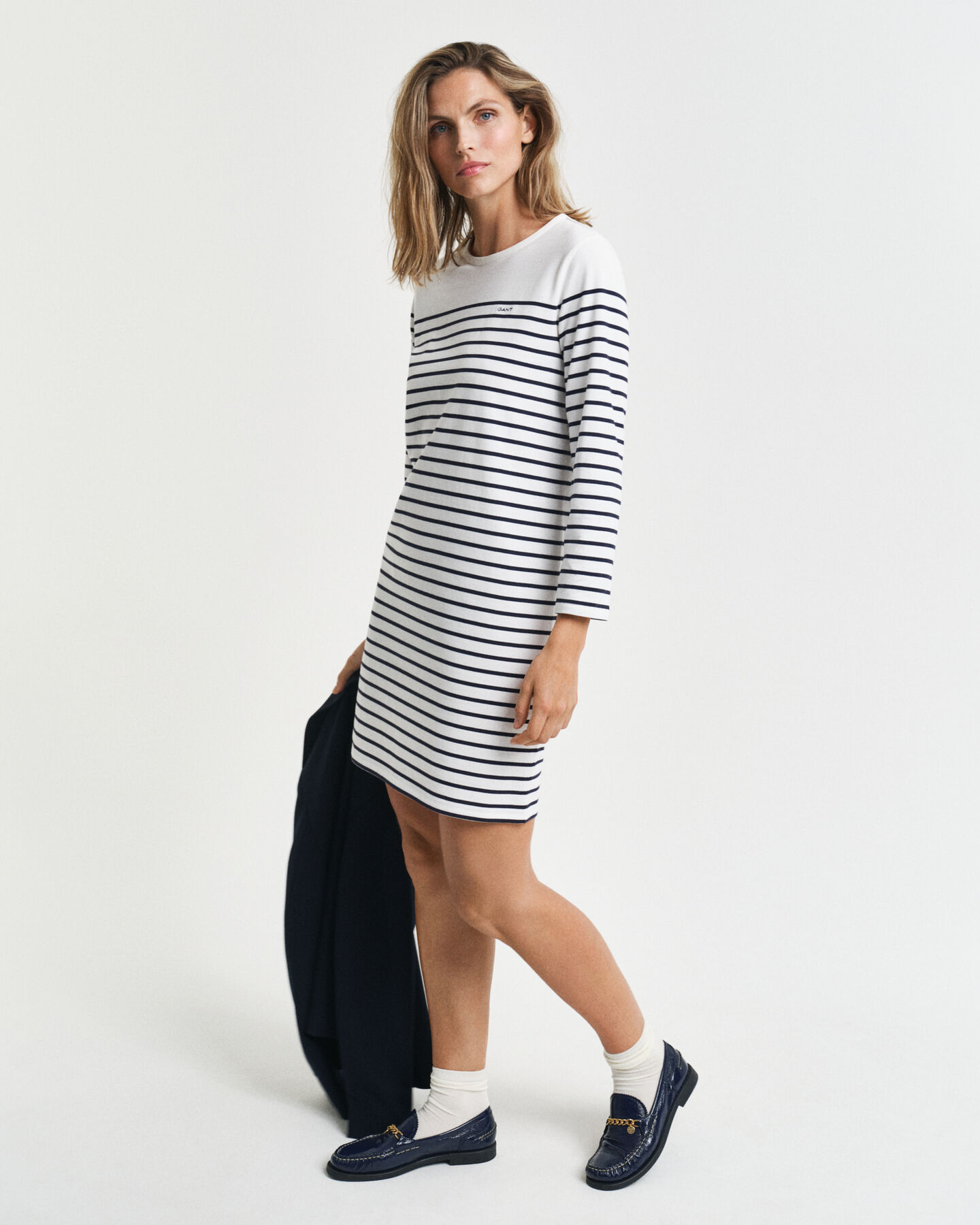 Vestido de cuello redondo a rayas bretonas