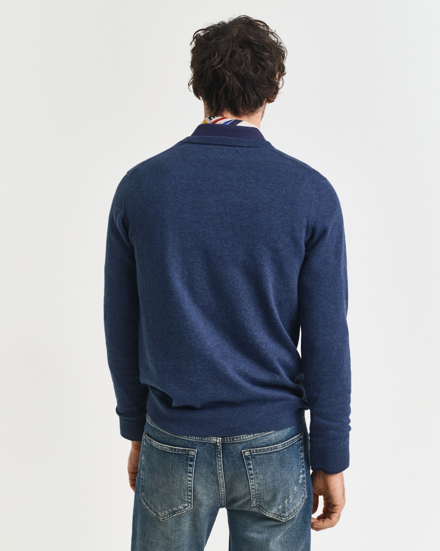 Jersey clásico de algodón con cuello de pico