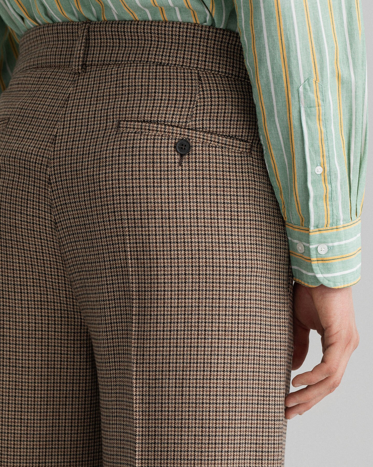 Pantalones de traje a cuadros con pinzas