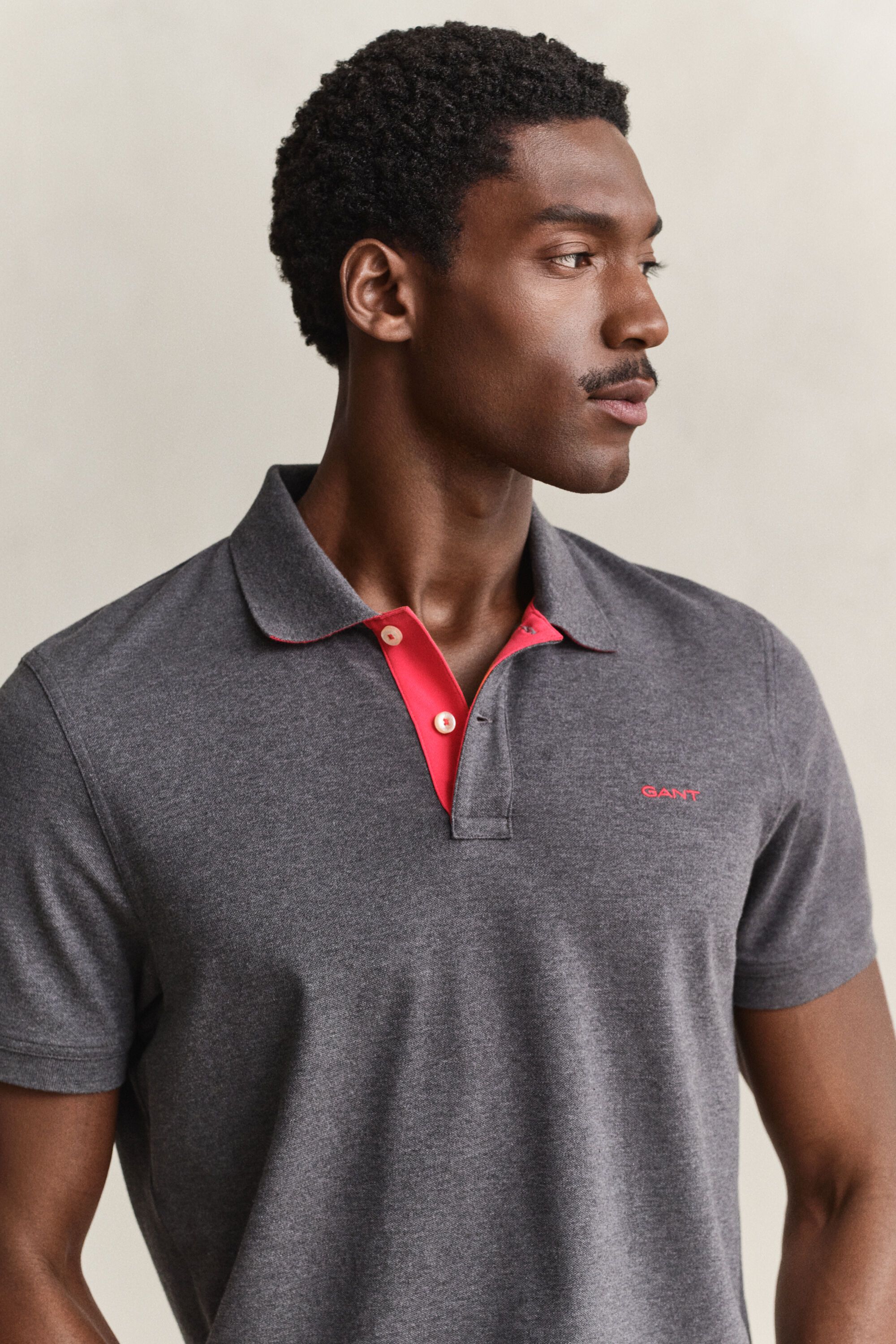 Polo de piqué en contraste