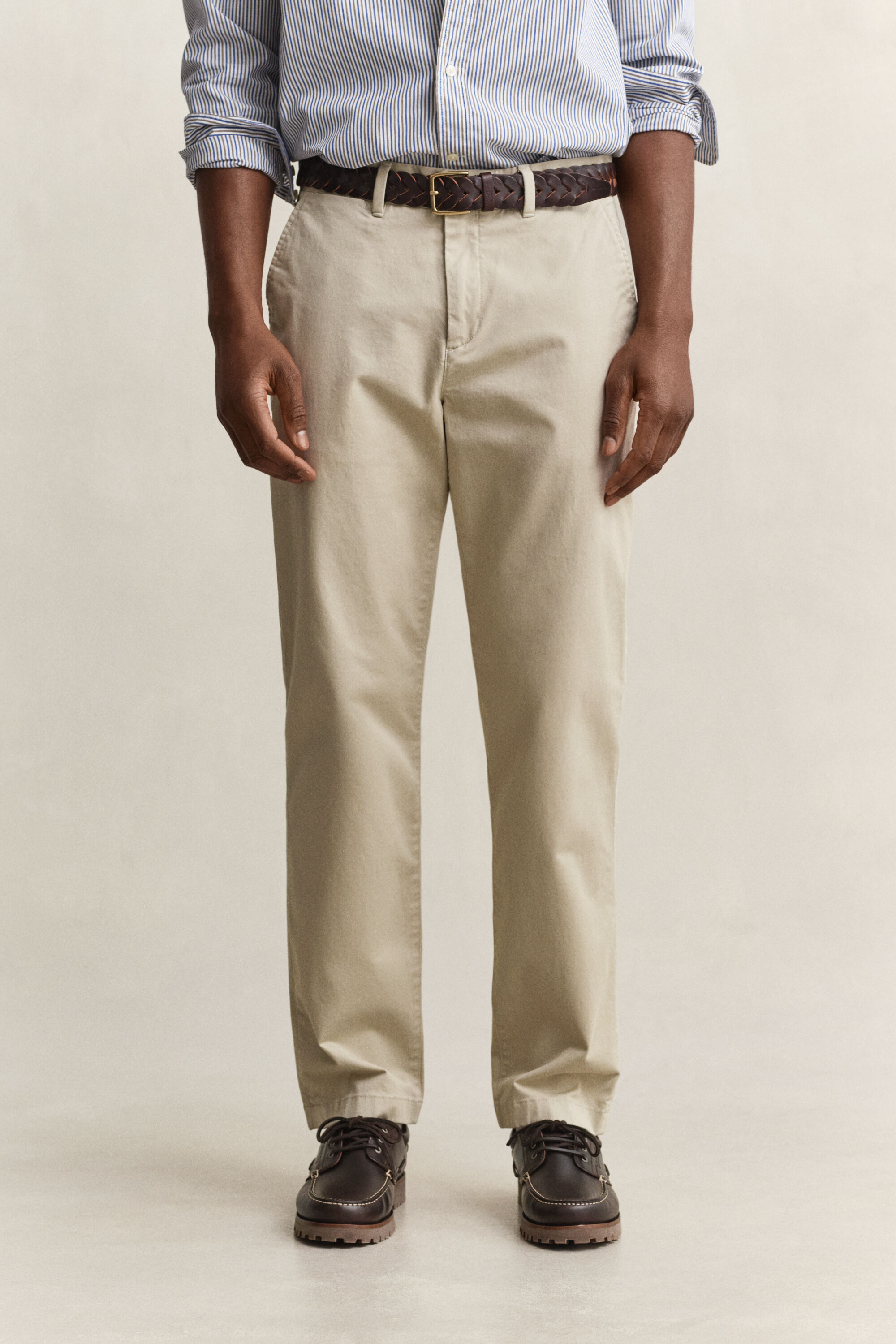 Pantalones chinos Regular Fit clásicos