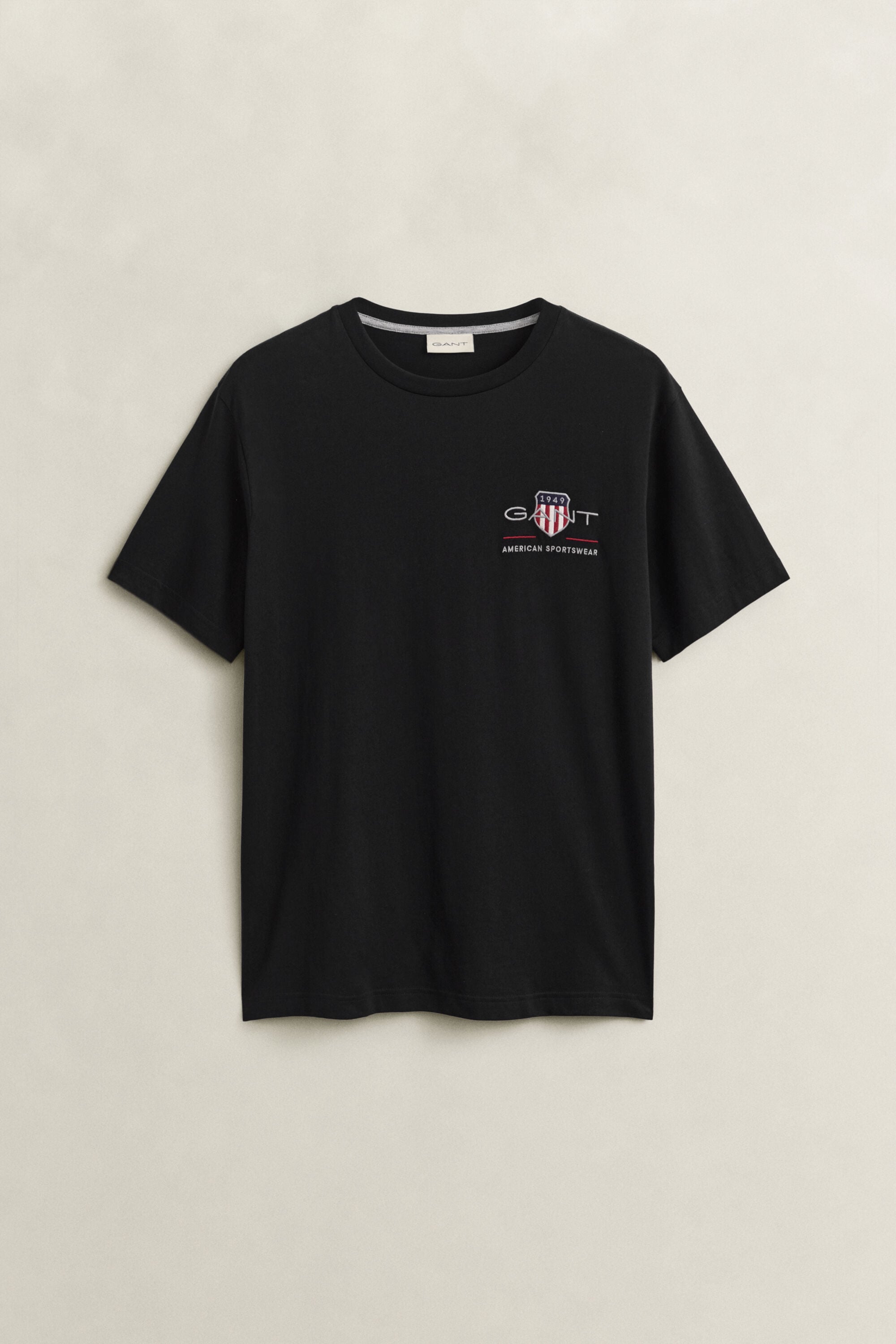Camiseta bordada Archive Shield