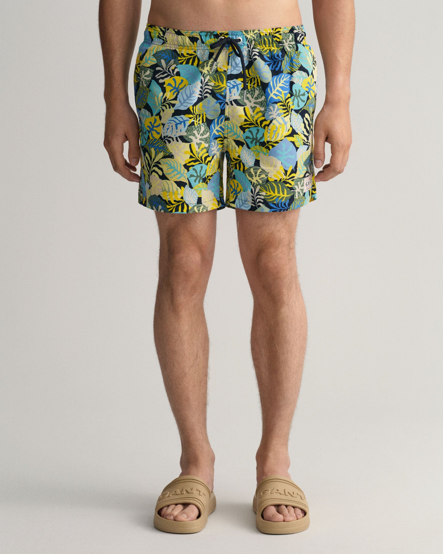 Ba&ntilde;ador Classic Fit con estampado Tropical