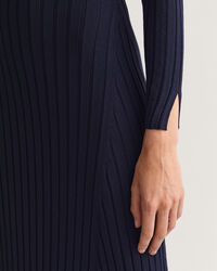 Vestido acanalado de cuello redondo