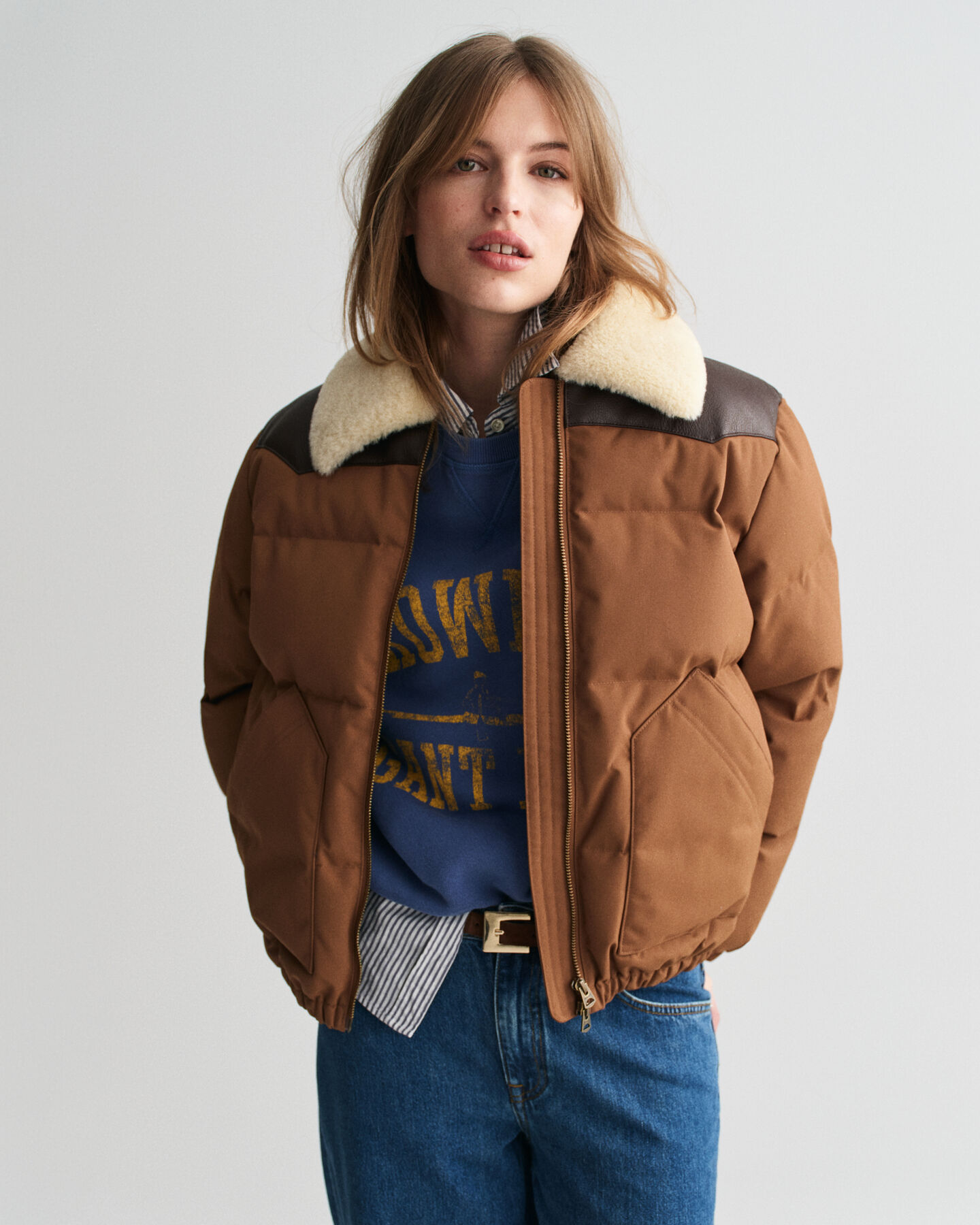 Chaqueta acolchada con cuello de pelo sintético