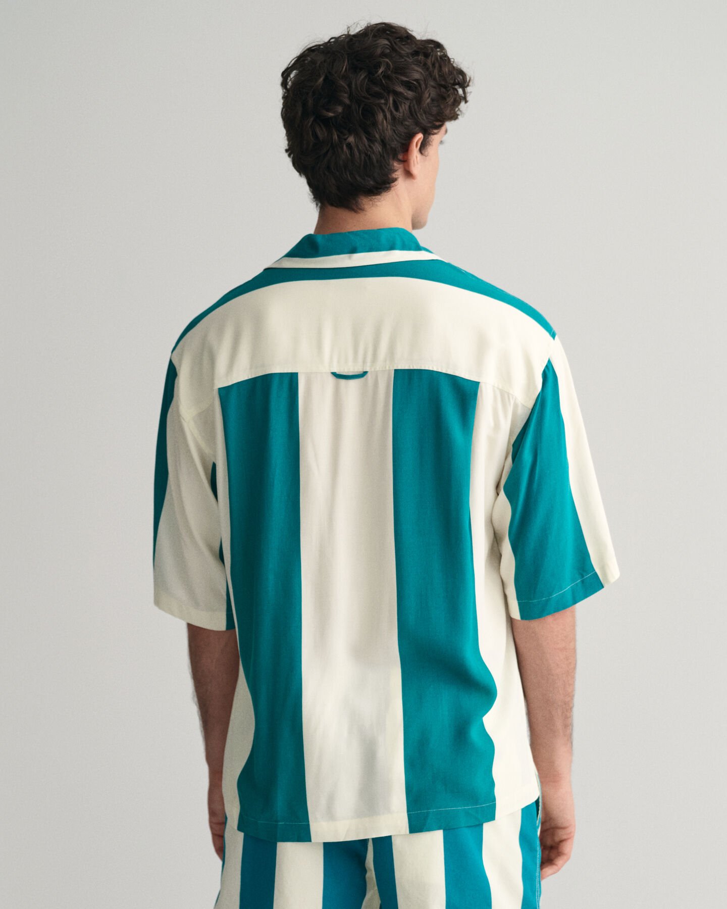 Camisa Relaxed Fit de manga corta de viscosa