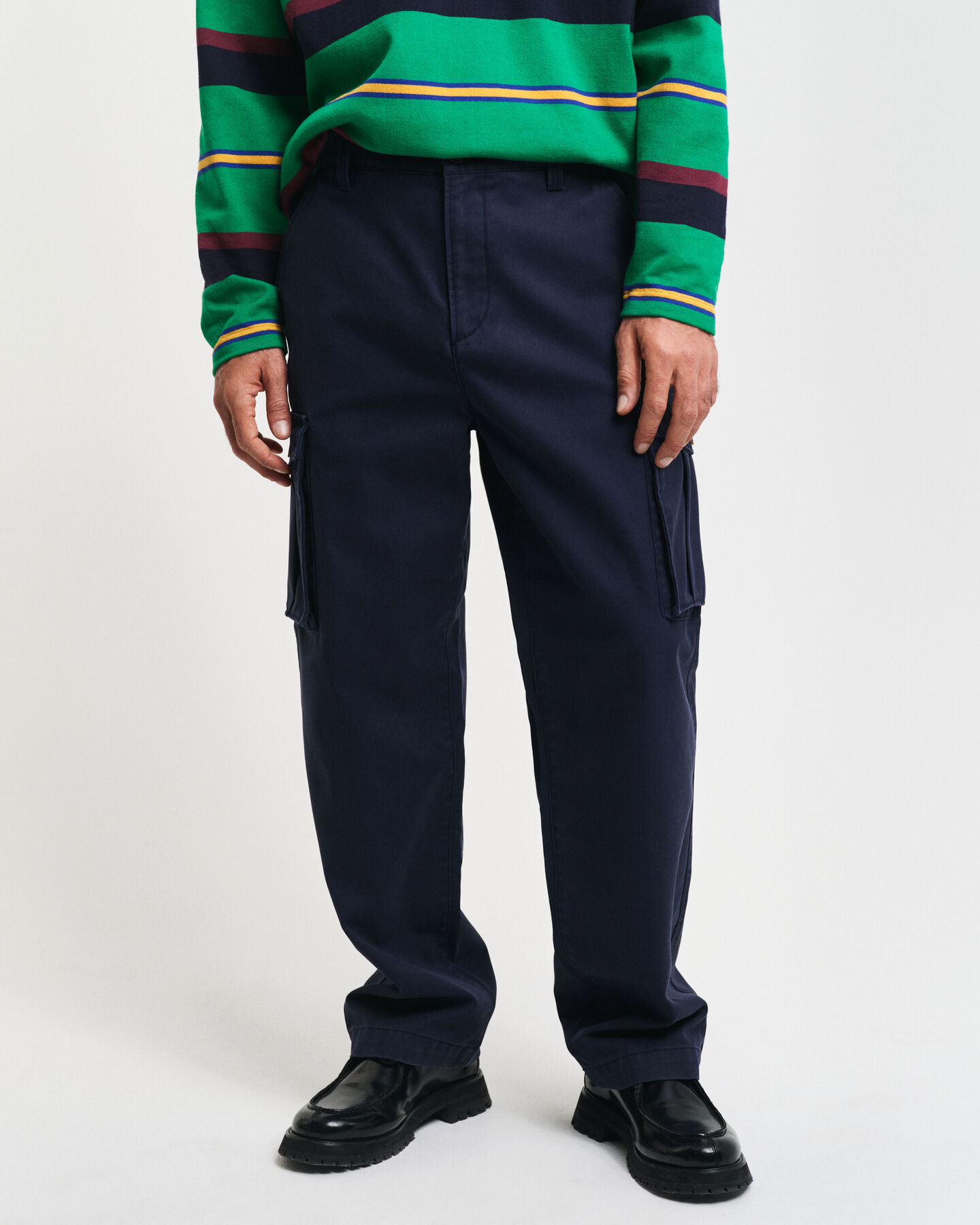 Pantalones cargo Regular Fit de sarga de algod&oacute;n