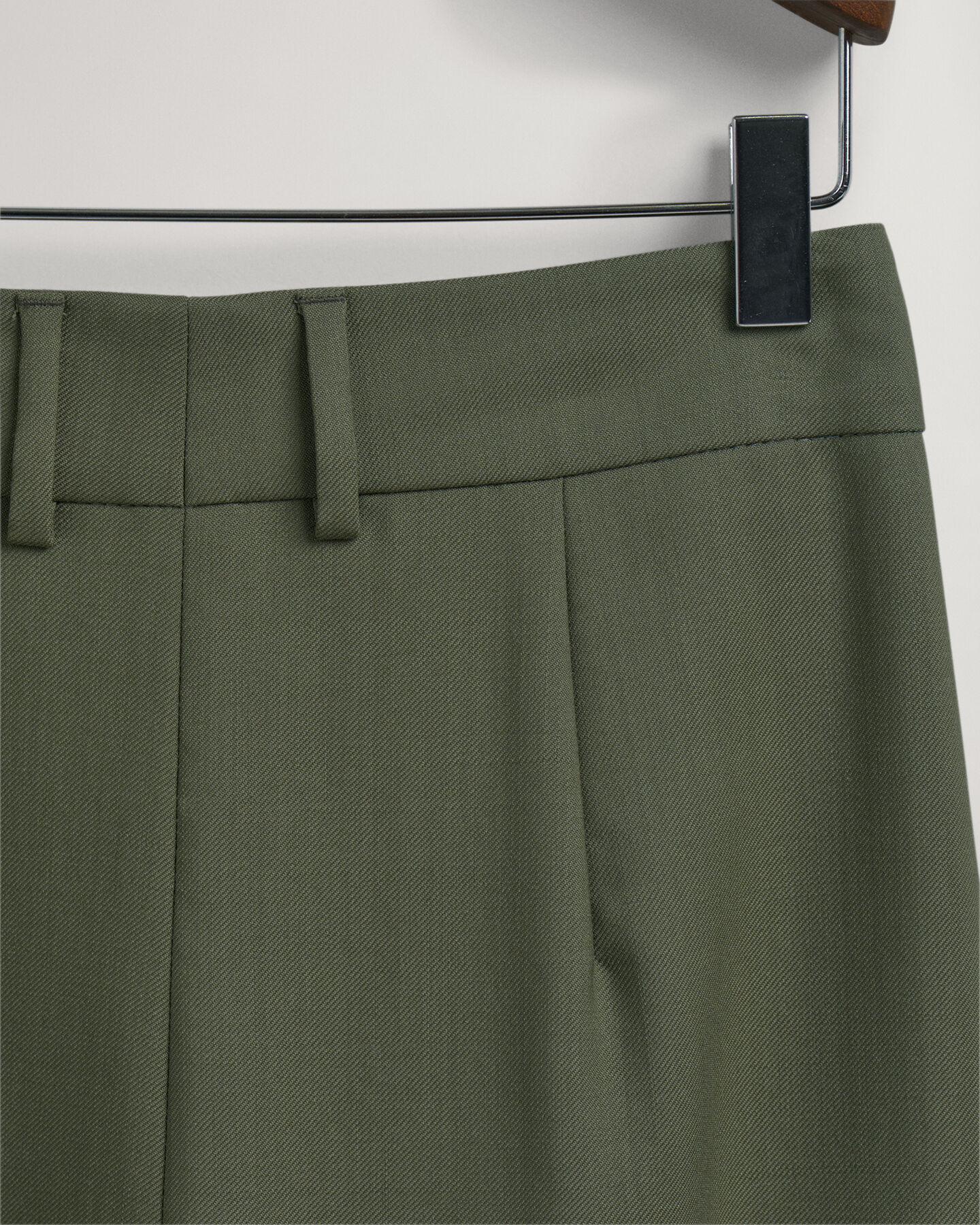 Pantalones anchos de pinzas y talle alto