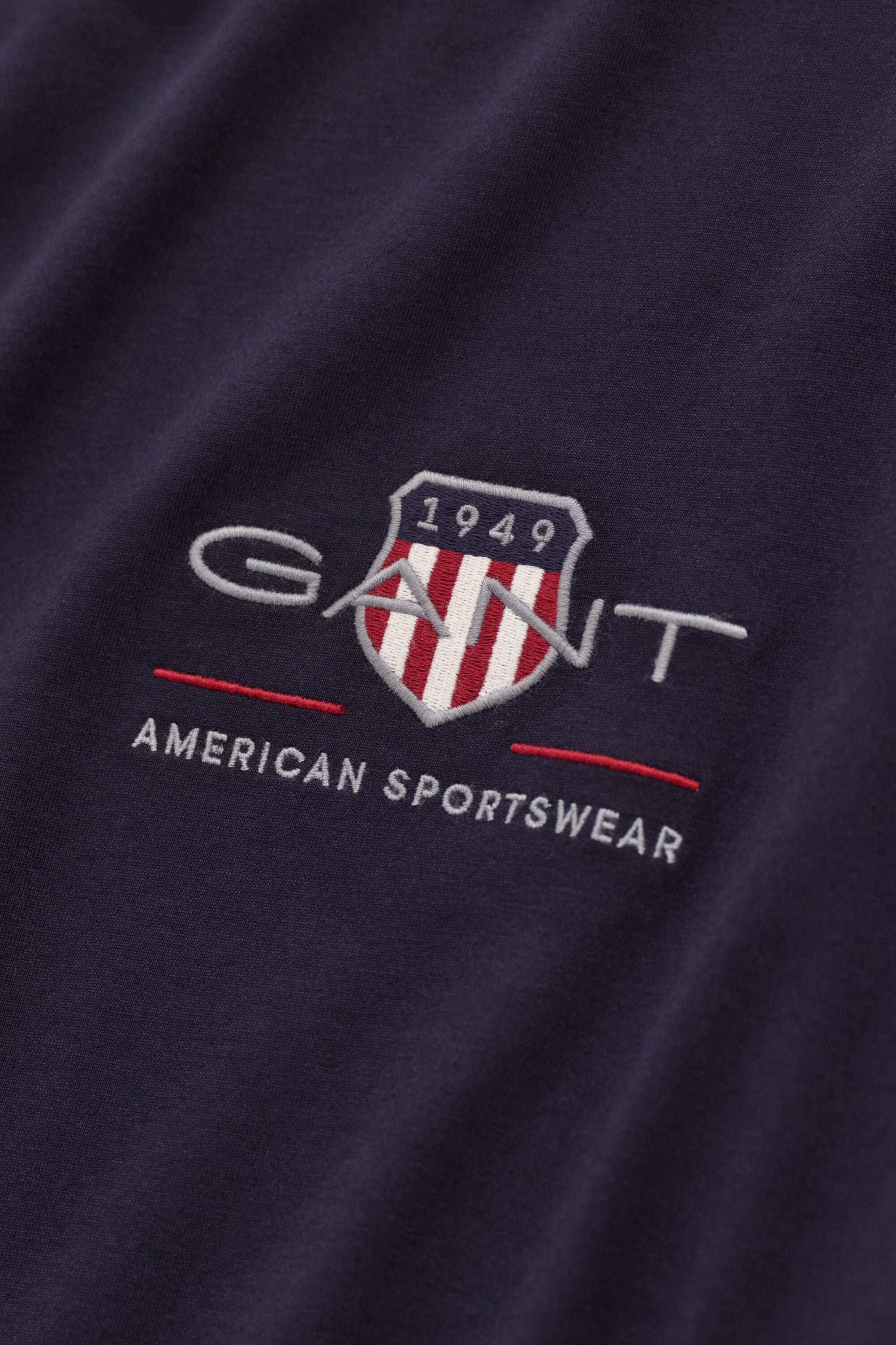 Camiseta bordada Archive Shield